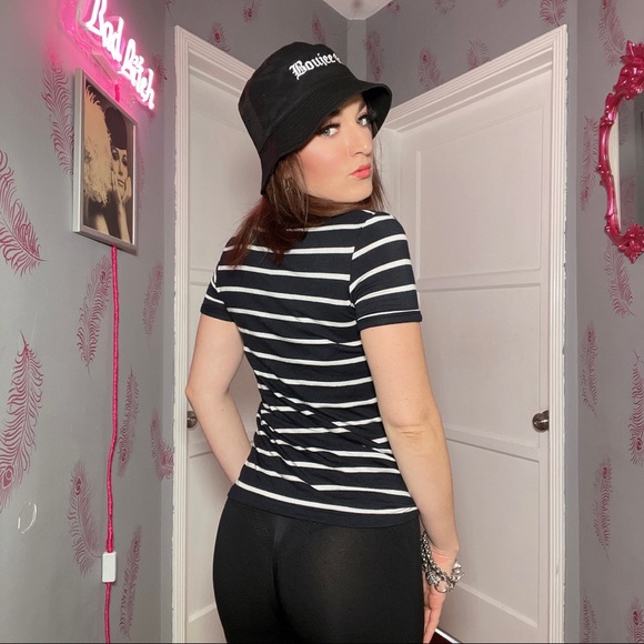 Super Soft Striped Pizza 🍕 Tee - Picture 6 of 6